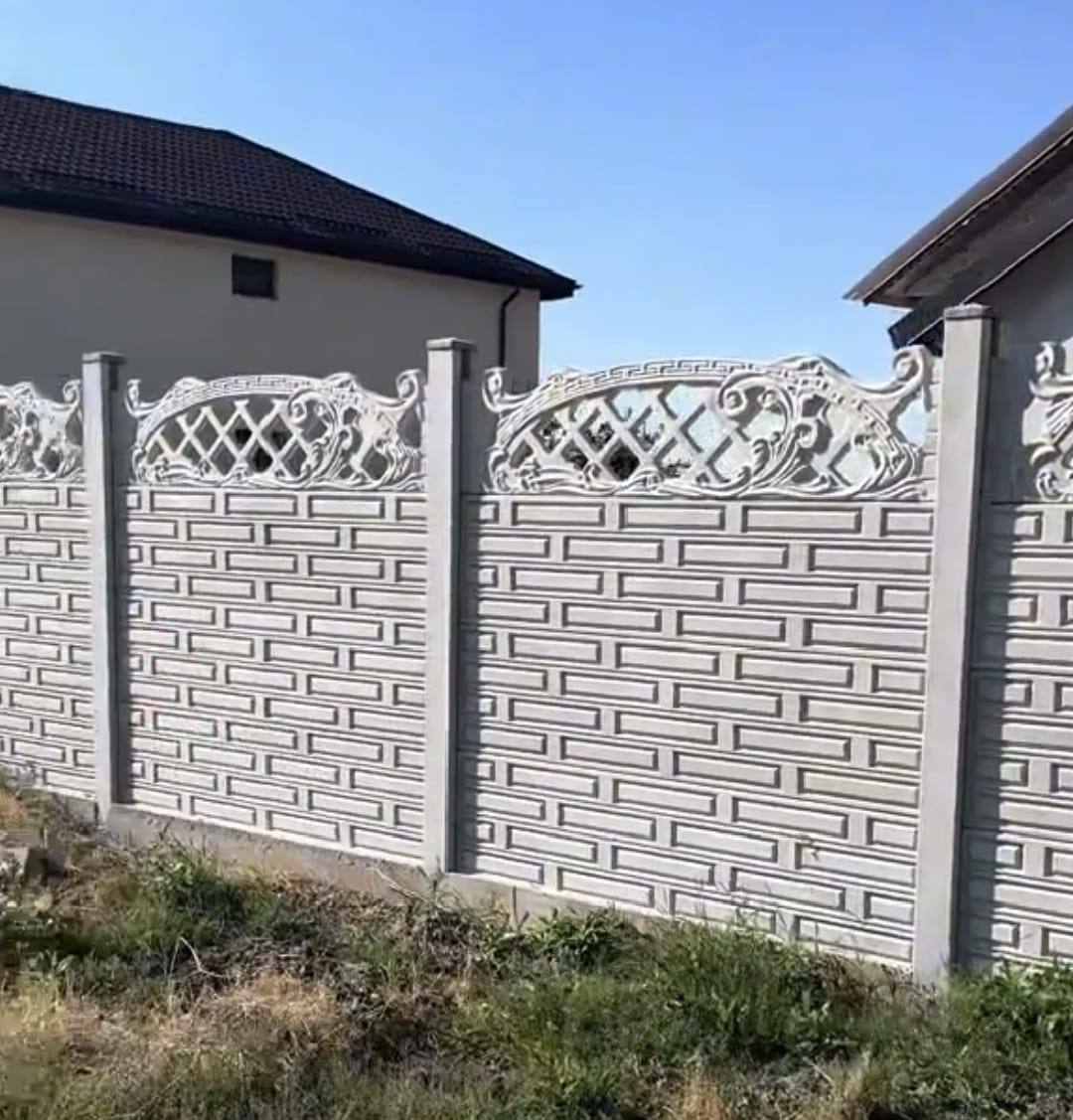 Clôture préfabriquée modèle arc et brique
